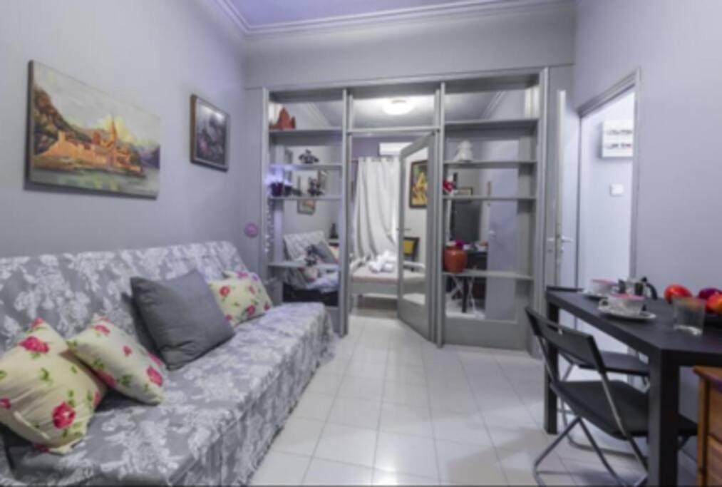 Lovely Two Bedroom Apt In Ampelokipoi Athens Luaran gambar